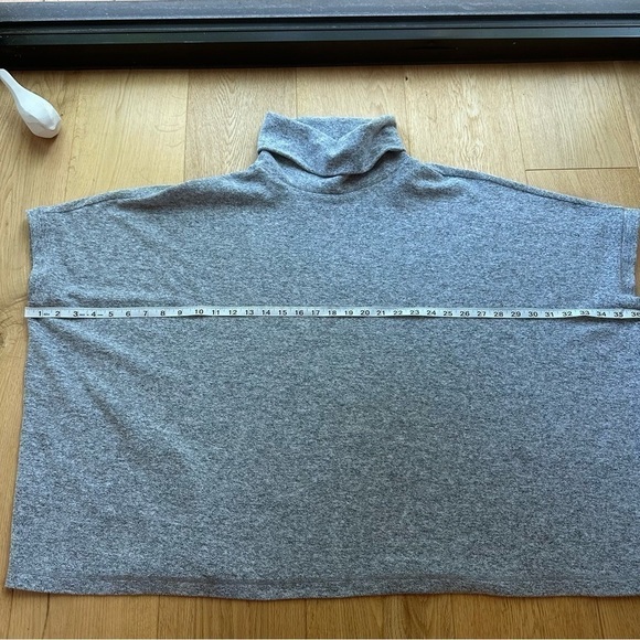CASLON GREY KNIT TURTLENECK OVERSIZED PONCHO SWEATER - XS/S - Picture 7 of 10